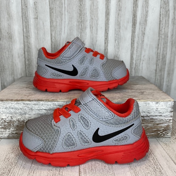 Nike Other - Nike Revolution 2 Sneakers (5C)